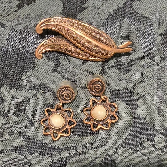 Vintage Copper Brooch and Earrings - Picture 2 of 7